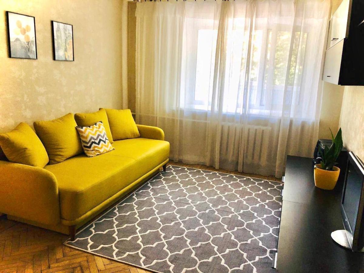 Sunflower Apartment Near Kiev Airport & Railway Station & Center City! Eksteriør billede