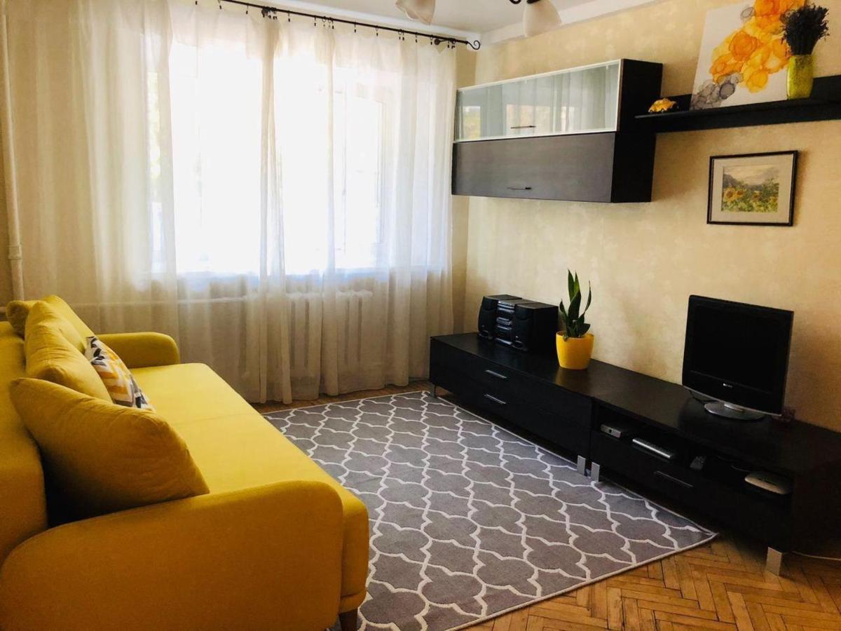 Sunflower Apartment Near Kiev Airport & Railway Station & Center City! Eksteriør billede