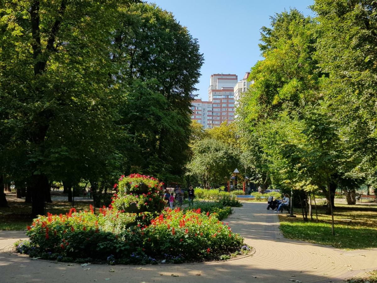 Sunflower Apartment Near Kiev Airport & Railway Station & Center City! Eksteriør billede