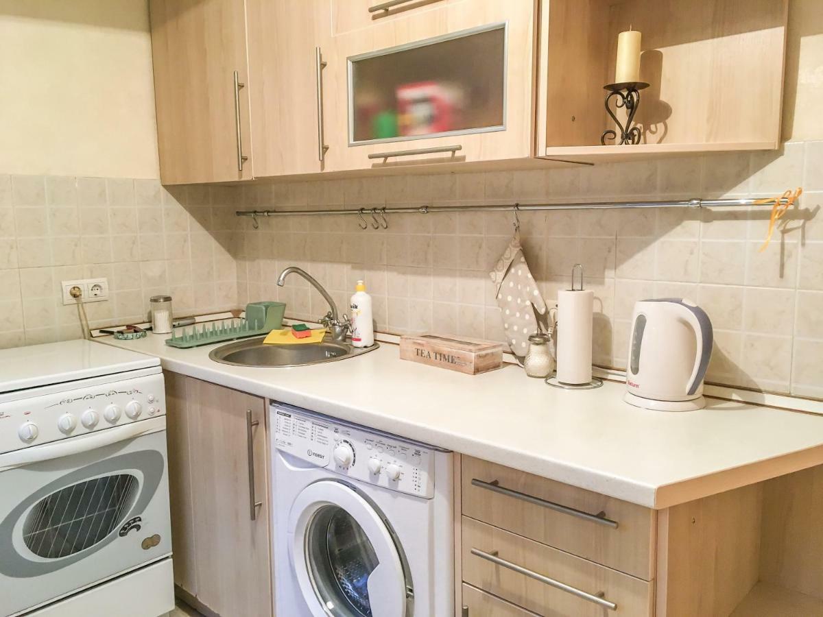 Sunflower Apartment Near Kiev Airport & Railway Station & Center City! Eksteriør billede